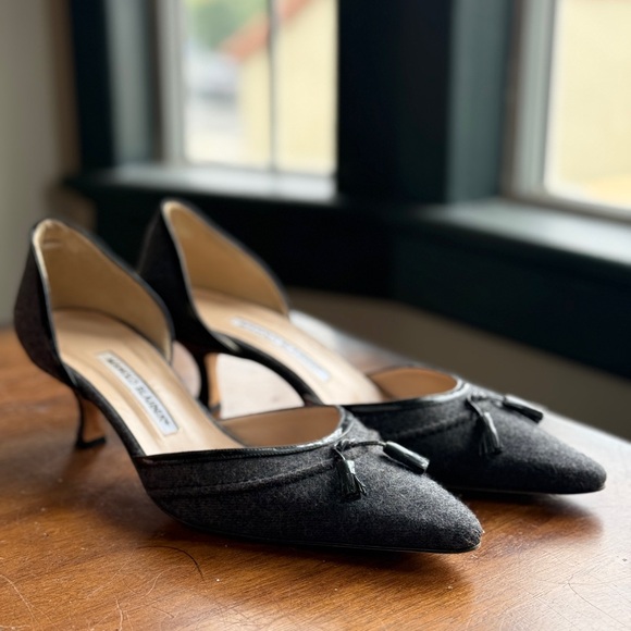 Manolo Blahnik Grey Wool D’Orsay Kitten Heels size 40 - Picture 3 of 8